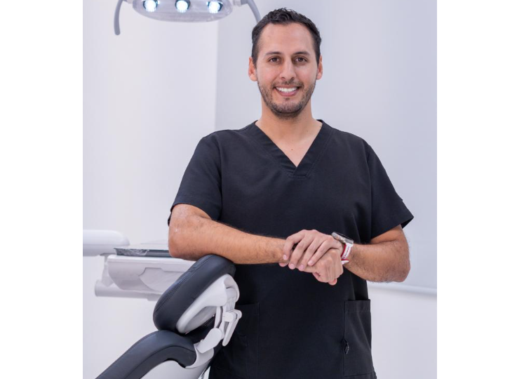 Javier Paz: Outstanding Surgeon Revolutionizing Dental Tourism from Cancún